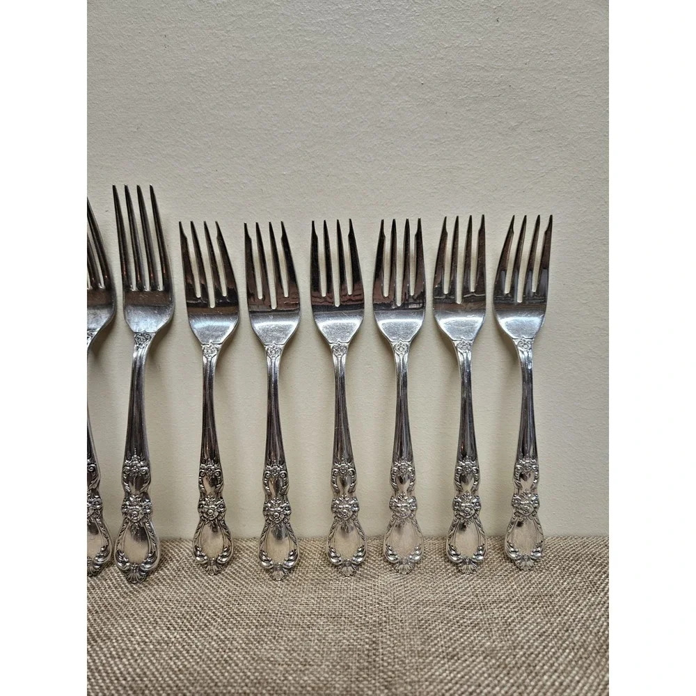Rogers Bros Heritage 1847 IS Silver Plate Silverware Set Of Dinner & Salad Forks